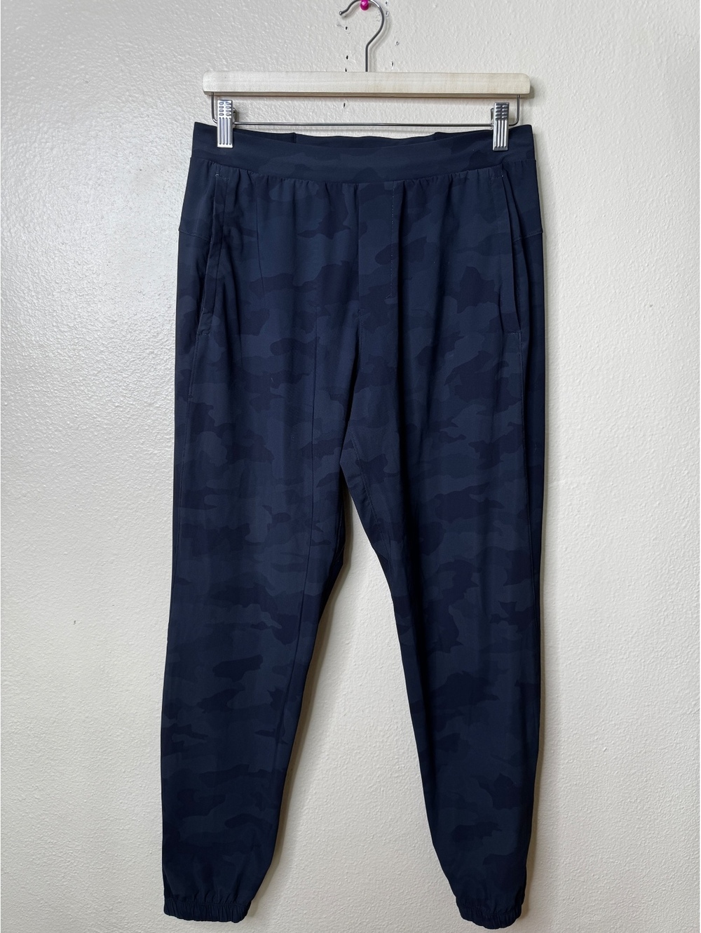 Lululemon Surge Jogger Heritage 365 Black Camo Men’s Size M Ankle Zip